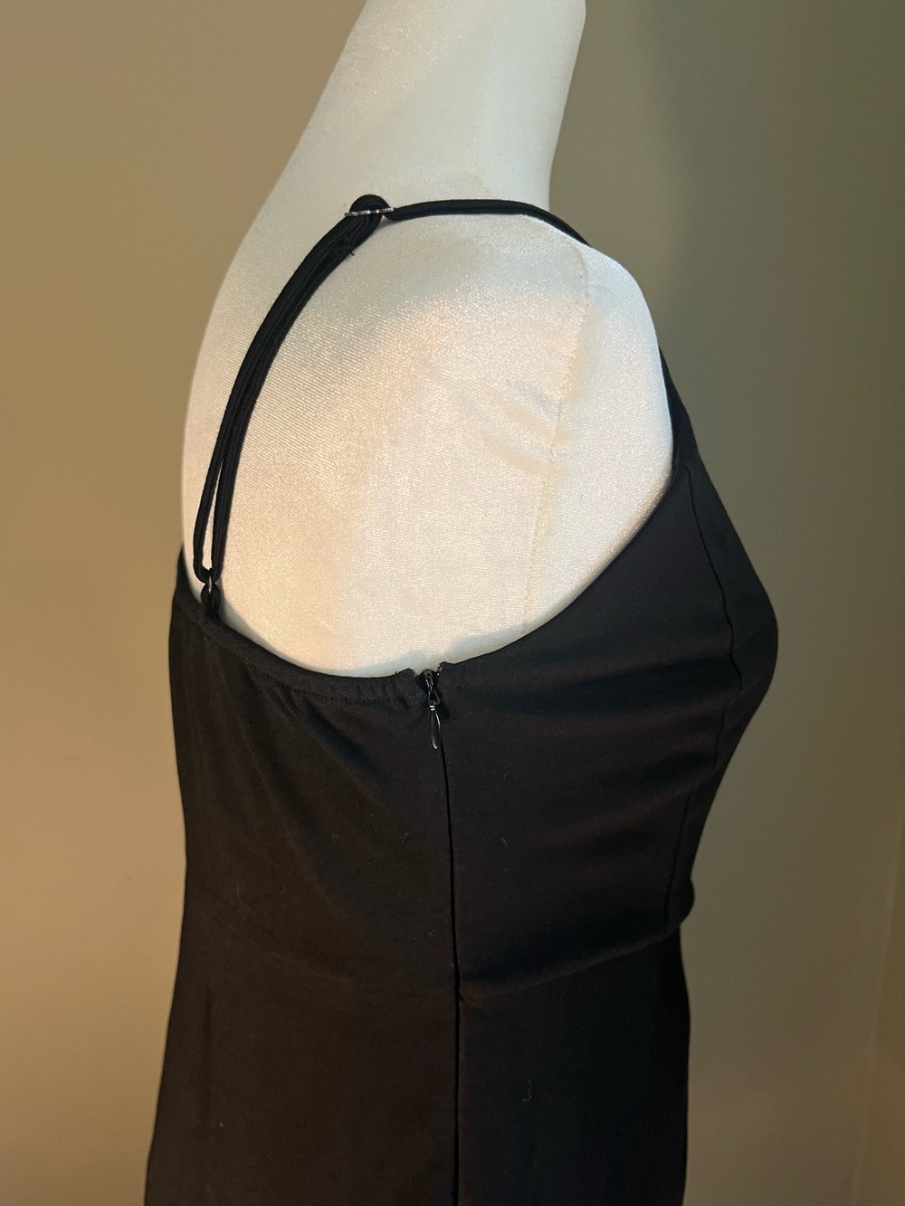 Black Spaghetti Strap Midi Dress with‎ V-Neck - Picture 5 of 7